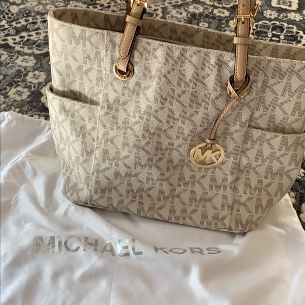 Micheal Kors bag